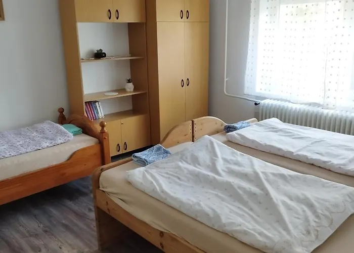 Rozi Vendeghaz Szólád